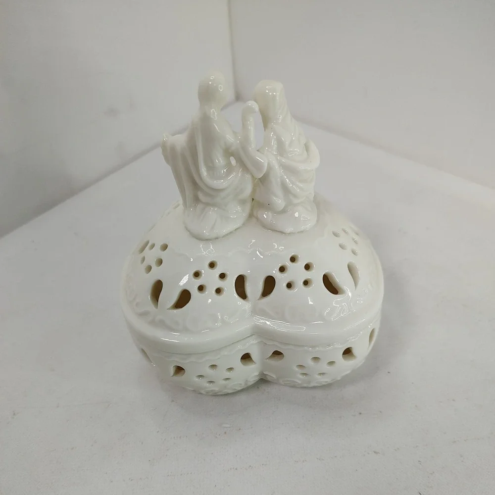 Porcelain Heart Shape Trinket‎ Dresser Box Jesus Mary Joseph